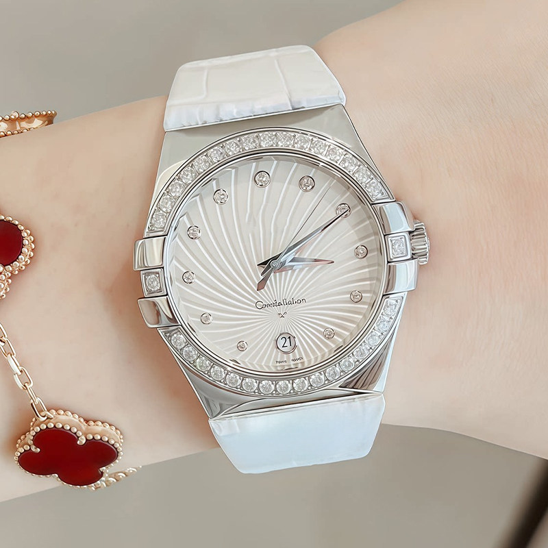 Cinturino curvo in pelle da do - Omega Watch Constellation recensione e prezzo